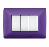 PLACA DE RESINA TEXTURIZADA BTICINO CON CHASIS LAVANDA 3 MÓDULOS QZ4803M3BLL