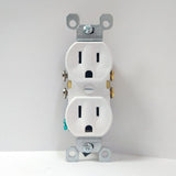 RECEPTACULO DUPLEX 15A/125V. BLANCO ENTRADA RECTA NEMA 5-15 M5250B ARROW HART