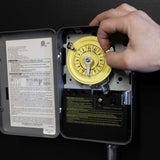 TEMPORIZADOR MECANICO 24HRS. 120VCA. INTERVALO DE 1HR. SPST CON CAJA METALICA PARA INTERIOR INTERMATIC