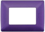 PLACA DE RESINA TEXTURIZADA BTICINO CON CHASIS LAVANDA 3 MÓDULOS QZ4803M3BLL